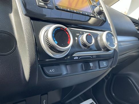 Used 2018 Honda Fit LX image 32