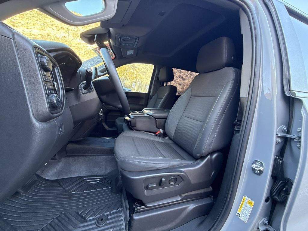Used 2024 Chevrolet Silverado 1500 Custom Trail Boss w/ LPO, Dark Essentials Package AWD/4WD image 18