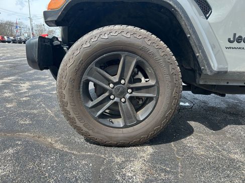 Certified 2023 Jeep Wrangler Sahara AWD/4WD image 34