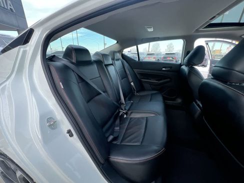 Used 2023 Nissan Altima 2.5 SR w/ SR Premium Package image 24