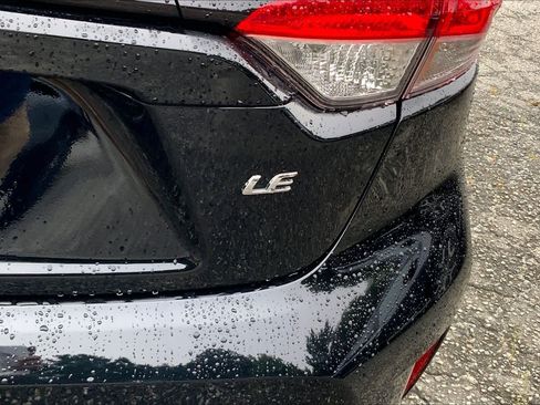 Certified 2025 Toyota Corolla LE FWD image 18