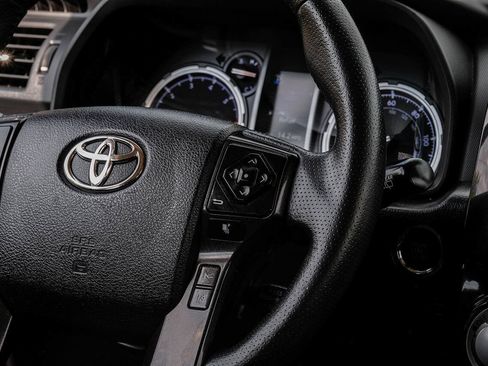 Used 2022 Toyota 4Runner TRD Off-Road AWD/4WD image 24
