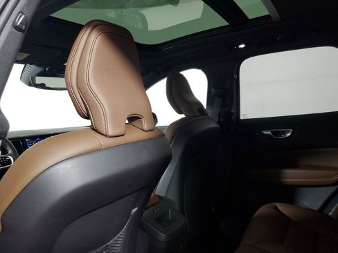 Certified 2025 Volvo XC60 B5 Plus AWD/4WD image 16