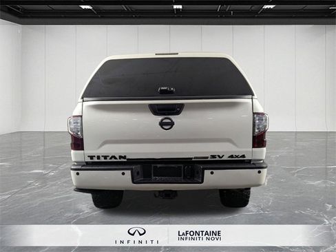 Used 2019 Nissan Titan SV w/ SV Convenience Package image 4