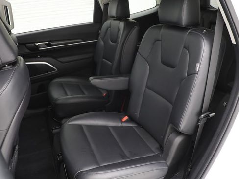 Used 2025 Kia Telluride S AWD/4WD image 11