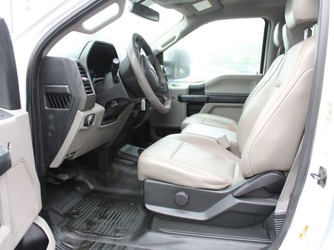 Used 2018 Ford F250 XL w/ Power Equipment Group AWD/4WD image 9