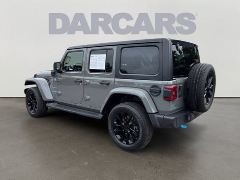 Used 2023 Jeep Wrangler Unlimited Sahara w/ Cold Weather Group AWD/4WD image 5