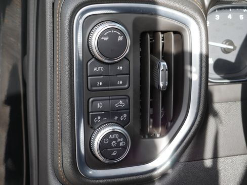 Used 2019 GMC Sierra 1500 AT4 w/ Off Road Performance Package image 6