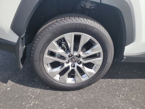 Used 2025 Toyota RAV4 XLE Premium image 9