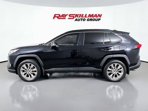 Used 2021 Toyota RAV4 XLE Premium AWD/4WD image 4