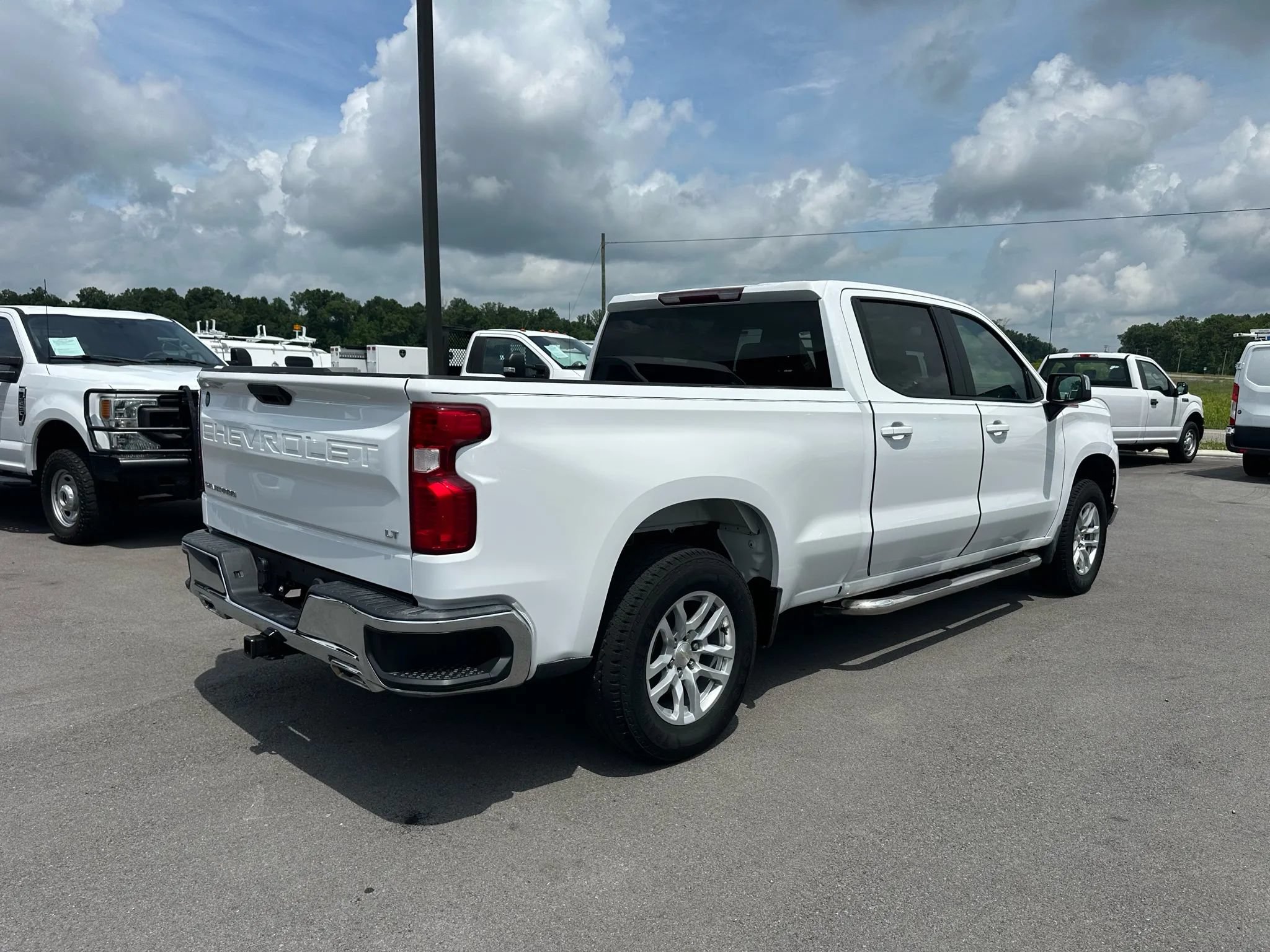 Used 2019 Chevrolet Silverado 1500 LT w/ Z71 Off-Road Package AWD/4WD image 3