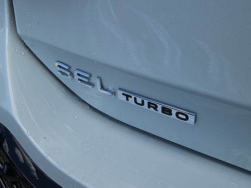 New 2026 Volkswagen Tiguan SEL R-Line AWD/4WD image 4