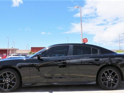 Used 2019 Dodge Charger R/T w/ Plus Group RWD image 3
