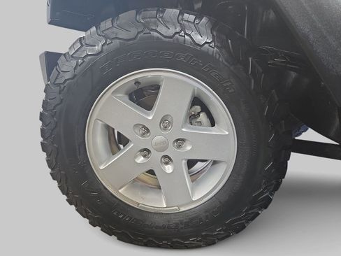 Used 2018 Jeep Wrangler Unlimited Sport S AWD/4WD image 32
