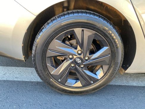 Used 2021 Hyundai Elantra SEL FWD image 22