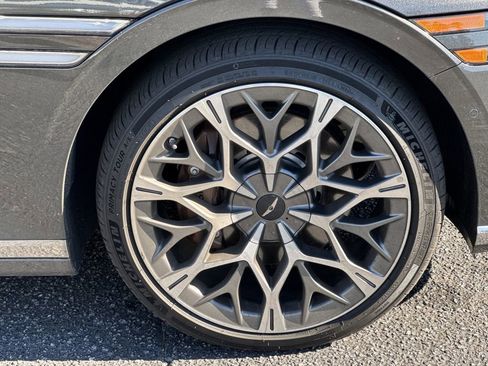 Used 2025 Genesis G90 3.5T image 12