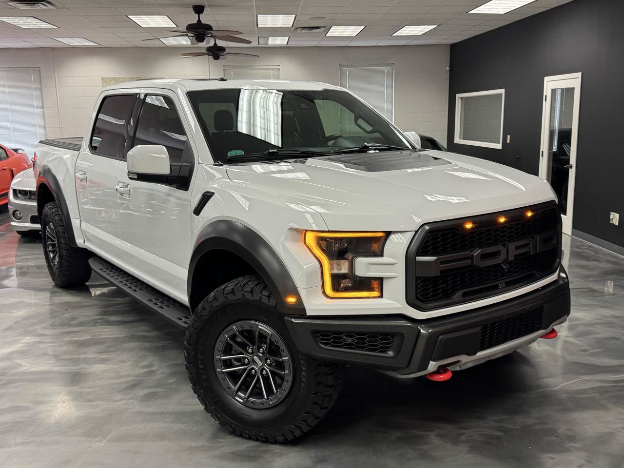 Used 2017 Ford F150 Raptor w/ Equipment Group 802A Luxury AWD/4WD image 2