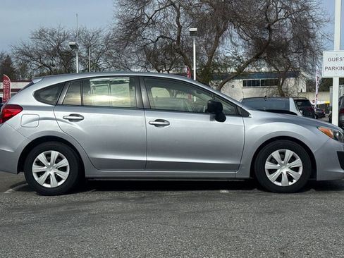 Used 2012 Subaru Impreza 2.0i image 2