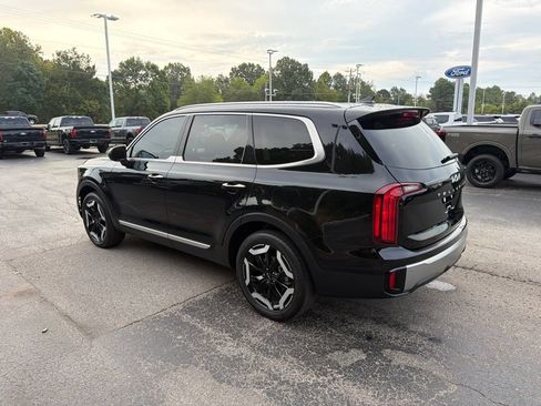 Used 2025 Kia Telluride S FWD image 5
