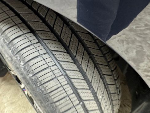 Certified 2025 BMW 760i xDrive image 29