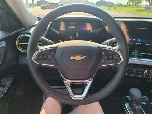 New 2026 Chevrolet Trax LT w/ LT Convenience Package FWD image 28