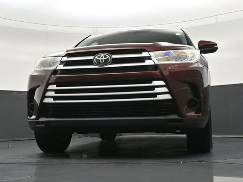 Used 2019 Toyota Highlander LE FWD image 31