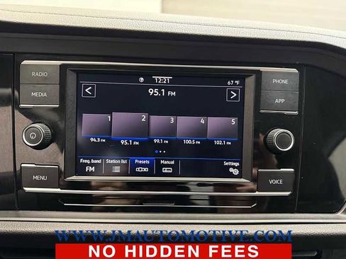 Used 2024 Volkswagen Jetta SE FWD image 22