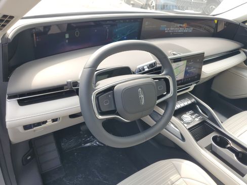 New 2026 Lincoln Nautilus Reserve AWD/4WD image 13