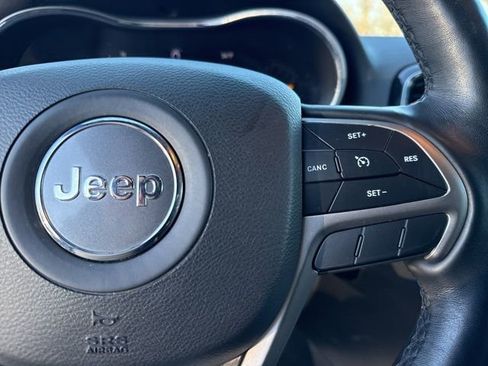 Certified 2022 Jeep Grand Cherokee Limited image 39