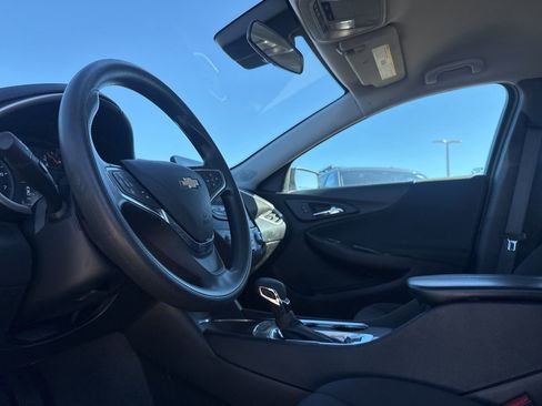 Used 2024 Chevrolet Malibu LT image 36