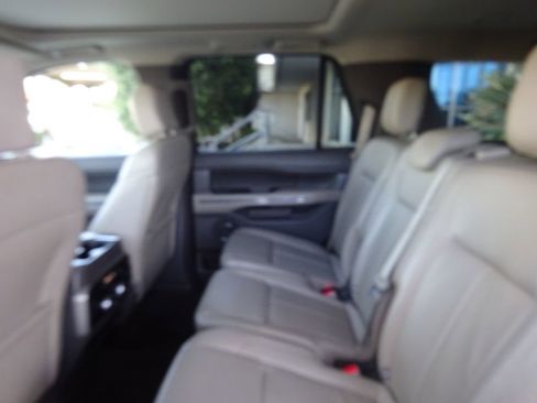Used 2020 Ford Expedition XLT w/ Equipment Group 202A RWD image 20