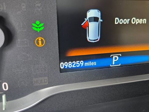 Used 2016 Honda Pilot Touring image 32
