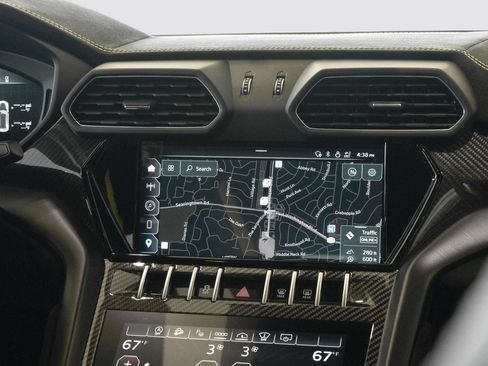 Used 2024 Lamborghini Urus Performante AWD/4WD image 42