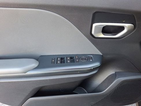 Used 2025 Kia K4 LXS image 14