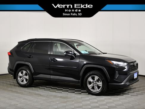 Used 2022 Toyota RAV4 XLE w/ Convenience Package AWD/4WD image 1