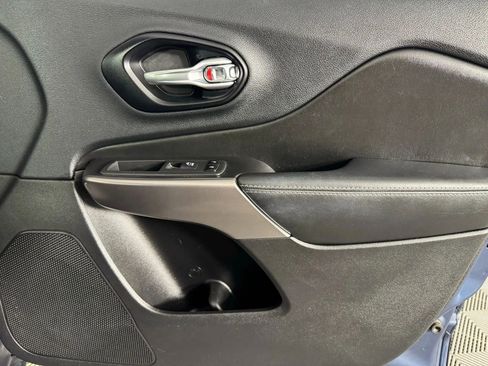 Used 2021 Jeep Cherokee Latitude Lux w/ Comfort/Convenience Group image 40