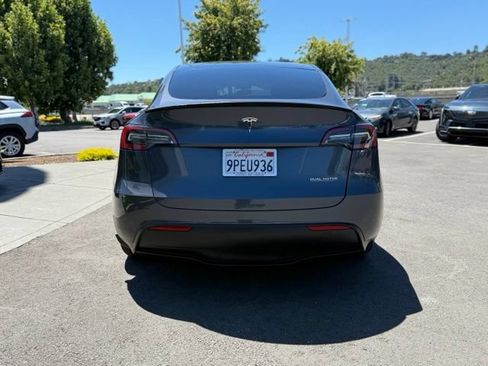 Used 2022 Tesla Model Y Performance AWD/4WD image 5