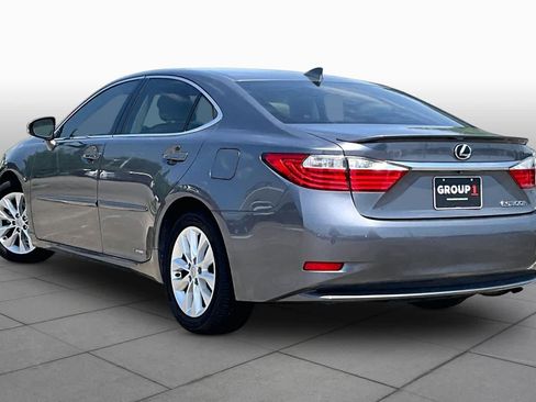 Used 2015 Lexus ES 300h w/ Navigation System Package FWD image 10