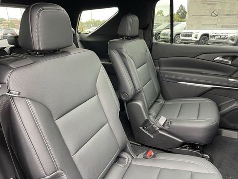 New 2026 Chevrolet Traverse LT w/ Sun and Wheel Package image 11