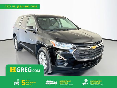 Used 2021 Chevrolet Traverse LS FWD image 1
