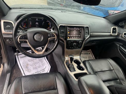 Used 2017 Jeep Grand Cherokee Limited w/ Luxury Group II image 8
