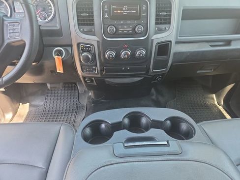 Used 2017 RAM 1500 Express AWD/4WD image 11