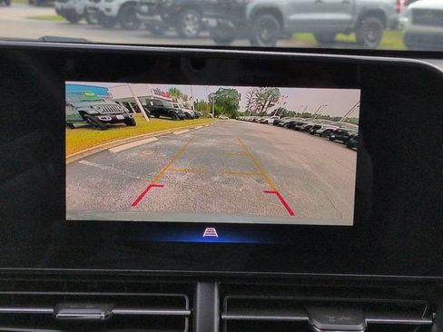 Used 2024 Chevrolet Trax LT FWD image 19