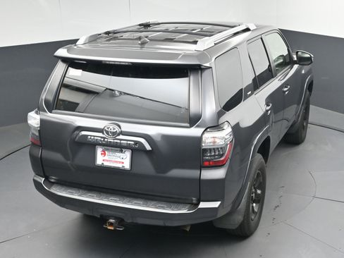 Used 2016 Toyota 4Runner SR5 image 18
