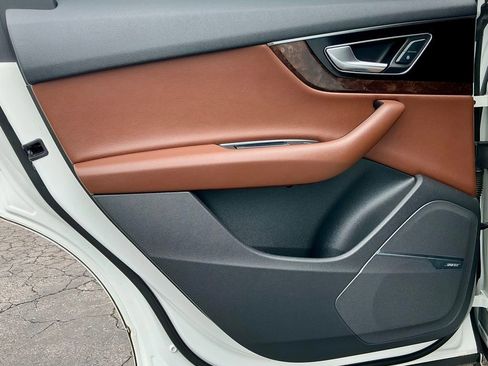 Used 2019 Audi Q7 3.0T Premium Plus w/ Premium Plus Package AWD/4WD image 30