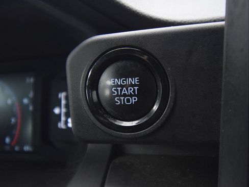 Used 2024 Toyota Tacoma SR5 AWD/4WD image 33