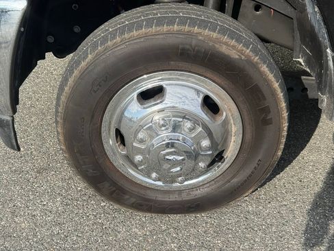Used 2024 RAM 3500 Tradesman w/ Chrome Appearance Group image 10