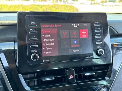 Used 2024 Toyota Camry SE image 12