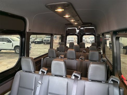 Used 2025 Mercedes-Benz Sprinter 2500 image 11