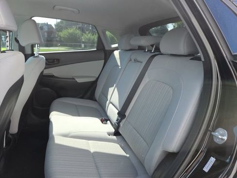 Used 2023 Hyundai Kona SEL AWD/4WD image 10